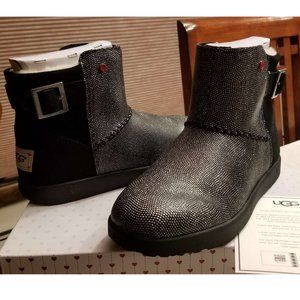 NEW UGG Big Girls' Heart Glitter Shearling Boots 5